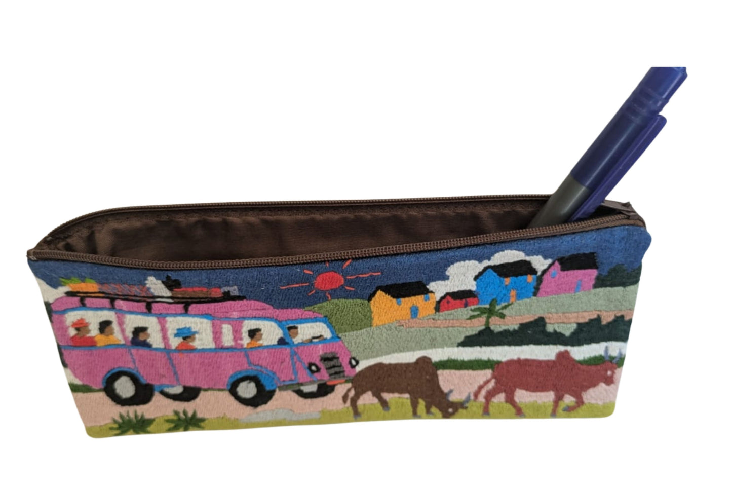 Trousse brodée T8