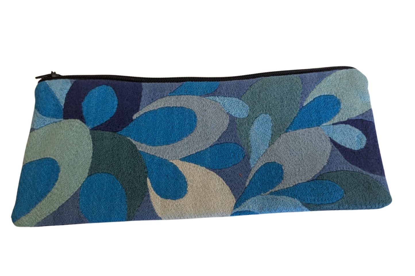 Trousse brodée T 17