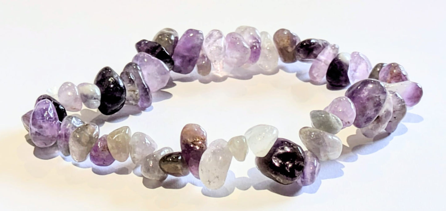 BRACELET CORAIL EN AMÉTHYSTE – Perles style corail – Artisanat de Madagascar Pierre de sagesse & apaisement | Violet naturel profond | Bracelet élastique fait main