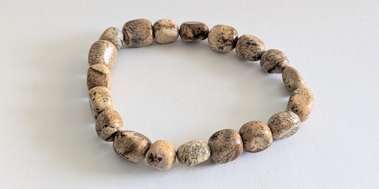 BRACELET TUMBLED EN JASPE TERRE Artisanat de Madagascar Pierre d’ancrage & stabilité | Tons naturels terreux | Bracelet élastique fait main