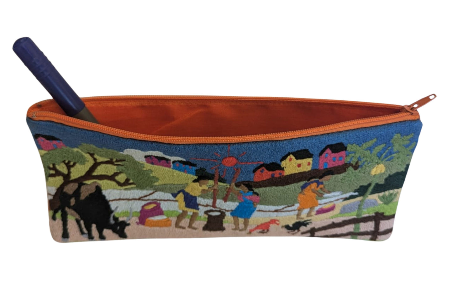 Trousse brodée T 7