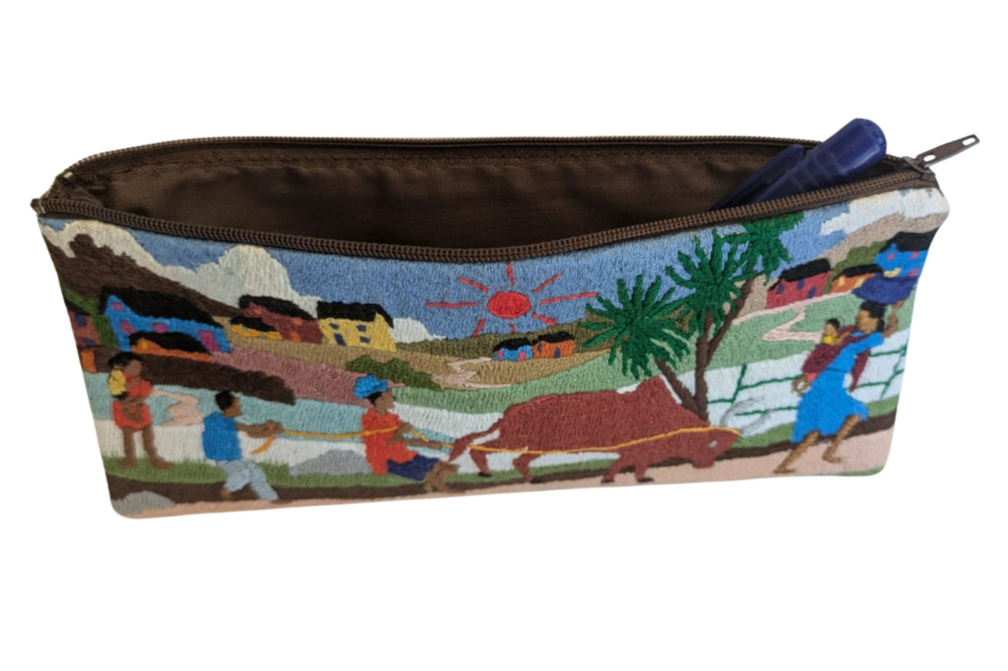 Trousse brodée T 9