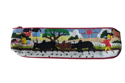 Trousse brodée T18