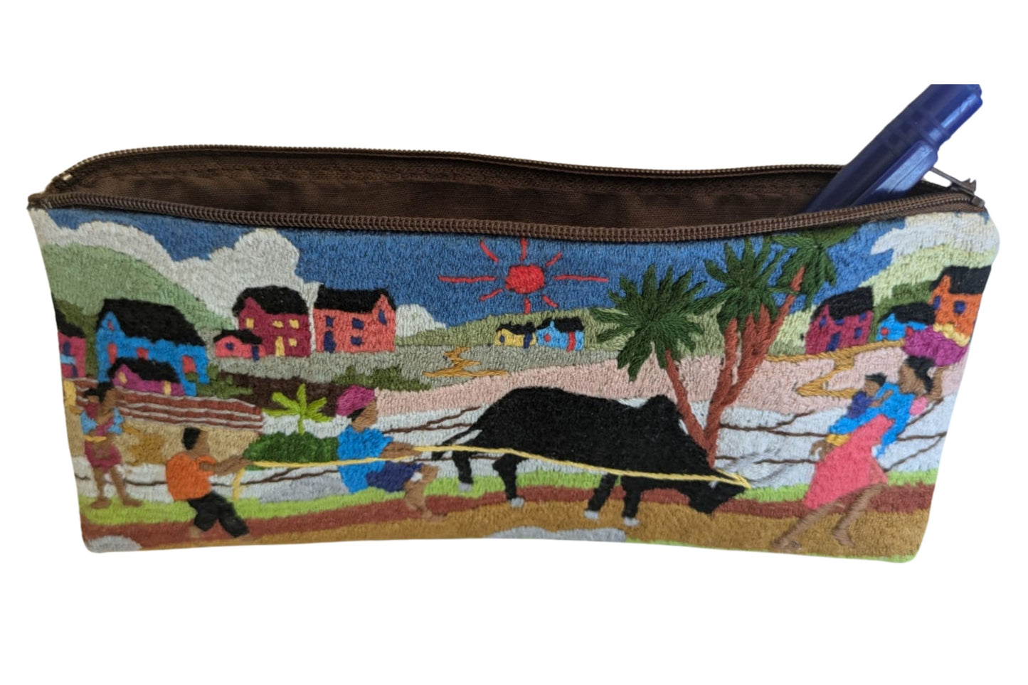 Trousse brodée T 11