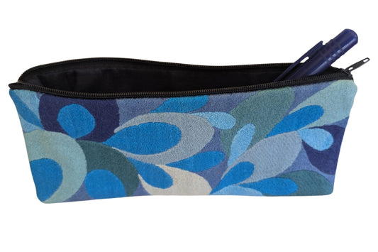 Trousse brodée T 17