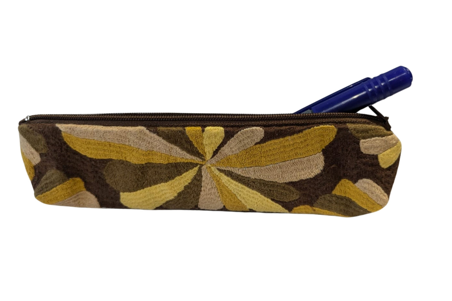 Trousse brodée T23