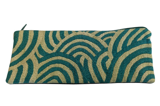 Trousse brodée T 12