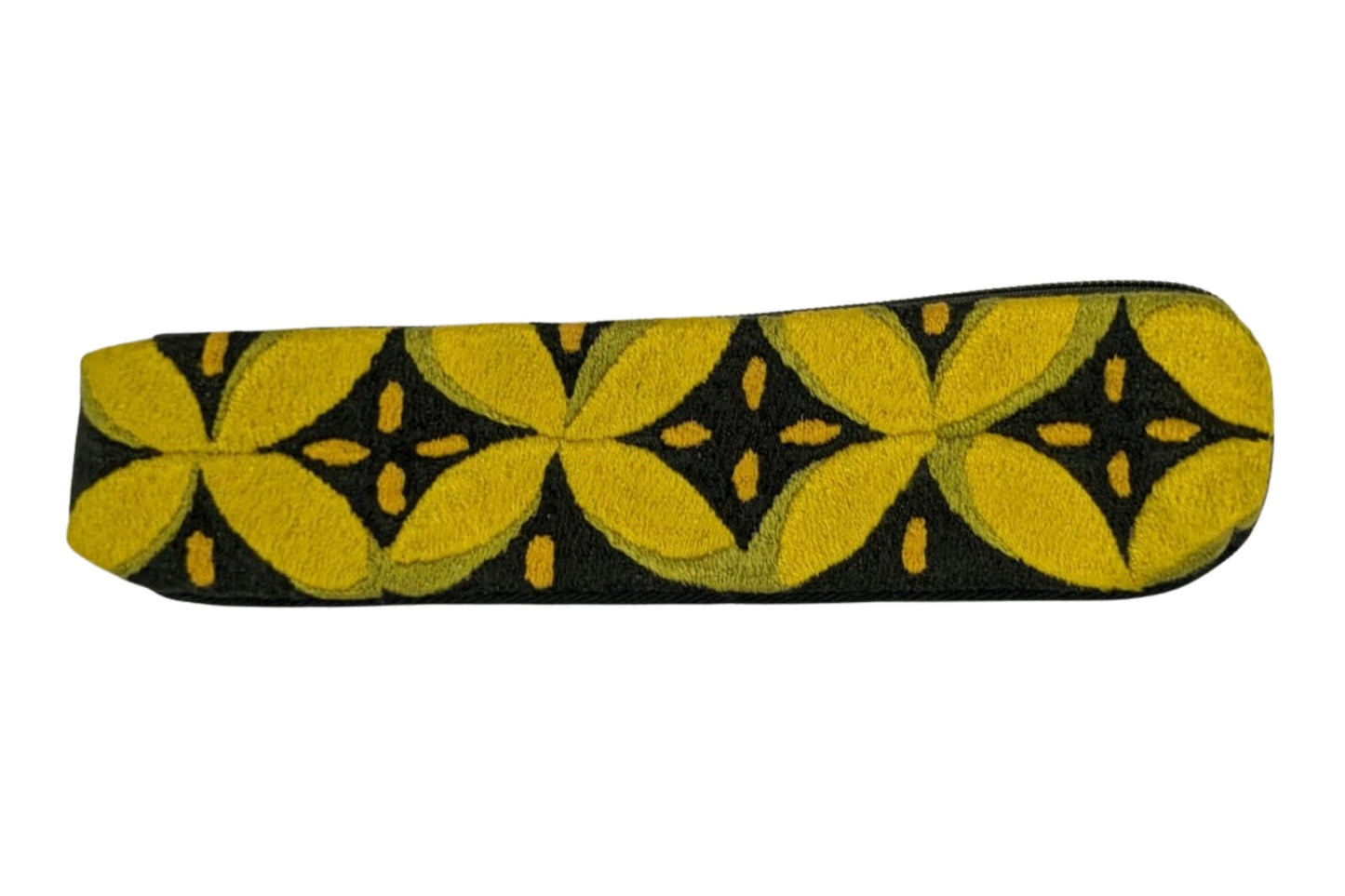Trousse brodée T24