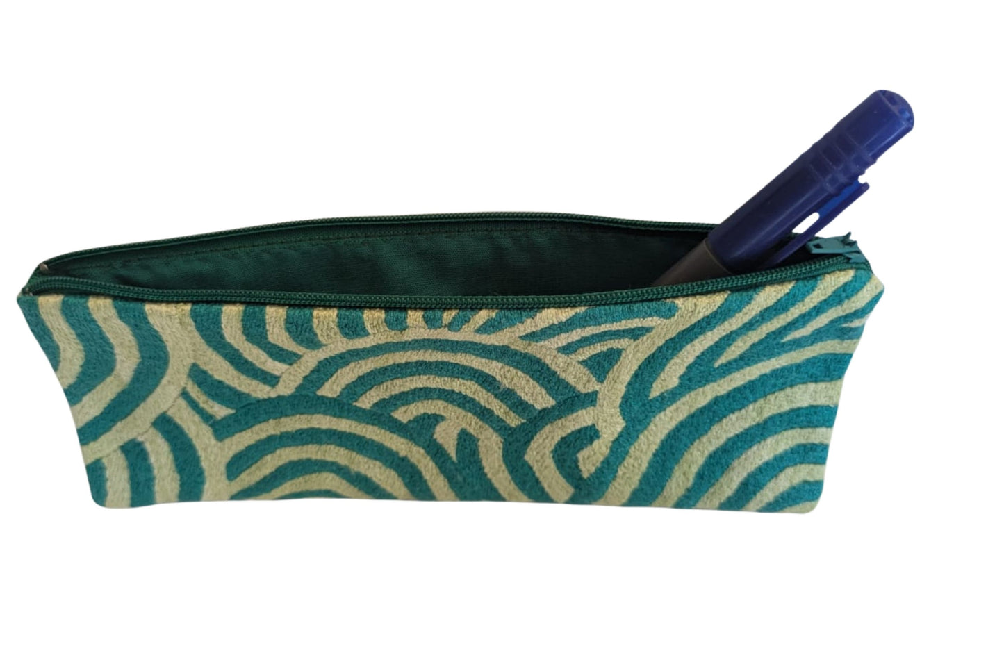 Trousse brodée T 12