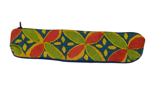 Trousse brodée T25