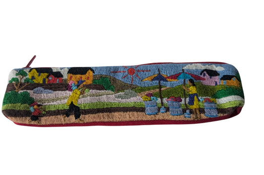Trousse brodée T20