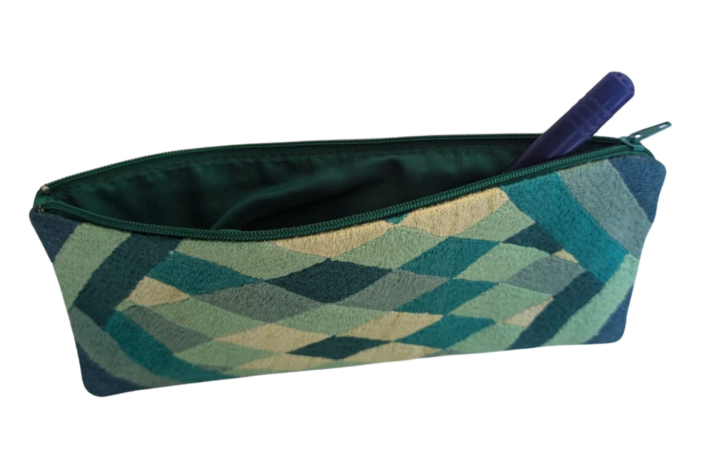 Trousse brodée T13
