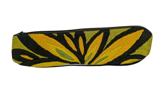 Trousse brodée T26