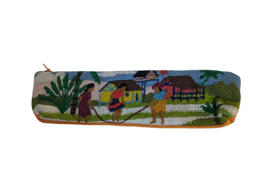 Trousse brodée T21