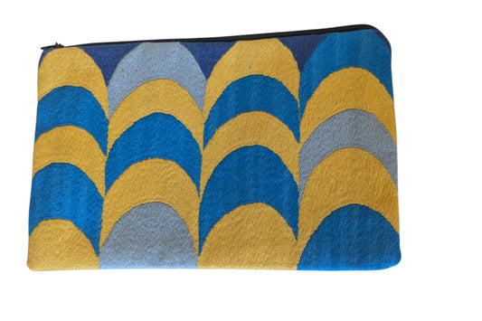 Trousse brodée T4