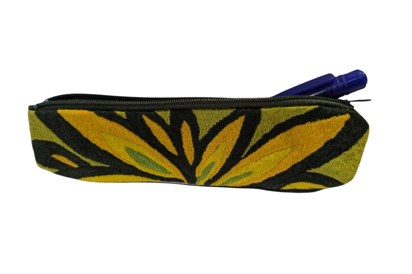 Trousse brodée T26