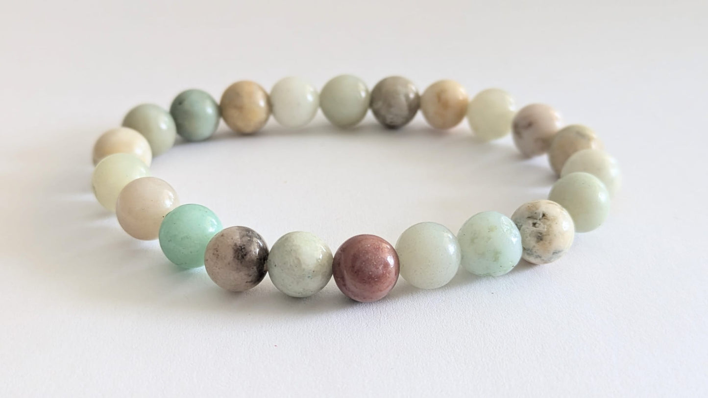 BRACELET EN AMAZONITE – Perles 8 mm – Artisanat de Madagascar Pierre d’apaisement & expression | Bleu‑vert naturel | Bracelet élastique fait main
