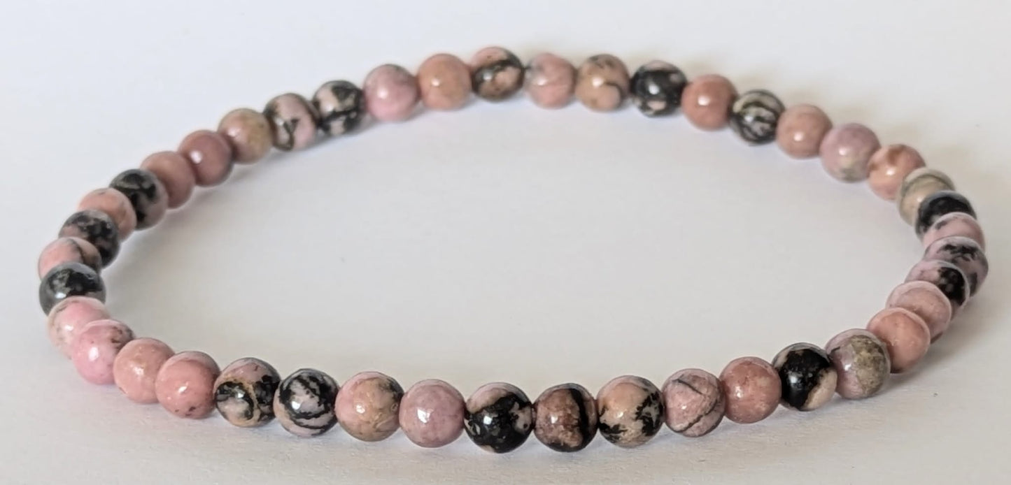 BRACELET EN RHODONITE – Perles 4 mm – Artisanat de Madagascar Pierre du cœur & guérison émotionnelle | Rose veiné de noir | Bracelet élastique fait main