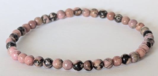 BRACELET EN RHODONITE – Perles 4 mm – Artisanat de Madagascar Pierre du cœur & guérison émotionnelle | Rose veiné de noir | Bracelet élastique fait main