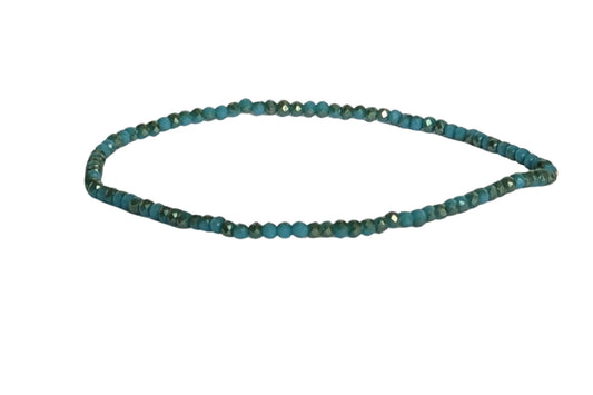 BRACELET EN TURQUOISE FACETE – Perles 2 mm – Artisanat de Madagascar Pierre de protection & sérénité intérieure | Bleu turquoise naturel | Bracelet élastique fait main
