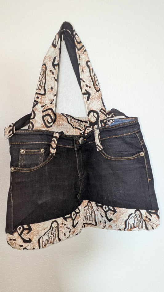 SAC À MAIN EN JEAN & TISSU WAX – Artisanat de Madagascar Pièce unique & éthique | Création faite main par Mme Yvonne | Style moderne & authentique
