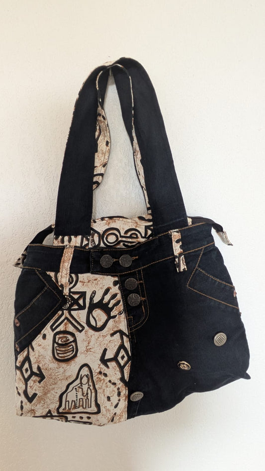 SAC À MAIN EN JEAN & TISSU WAX – Artisanat de Madagascar Pièce unique & éthique | Création faite main par Mme Yvonne | Style moderne & authentique