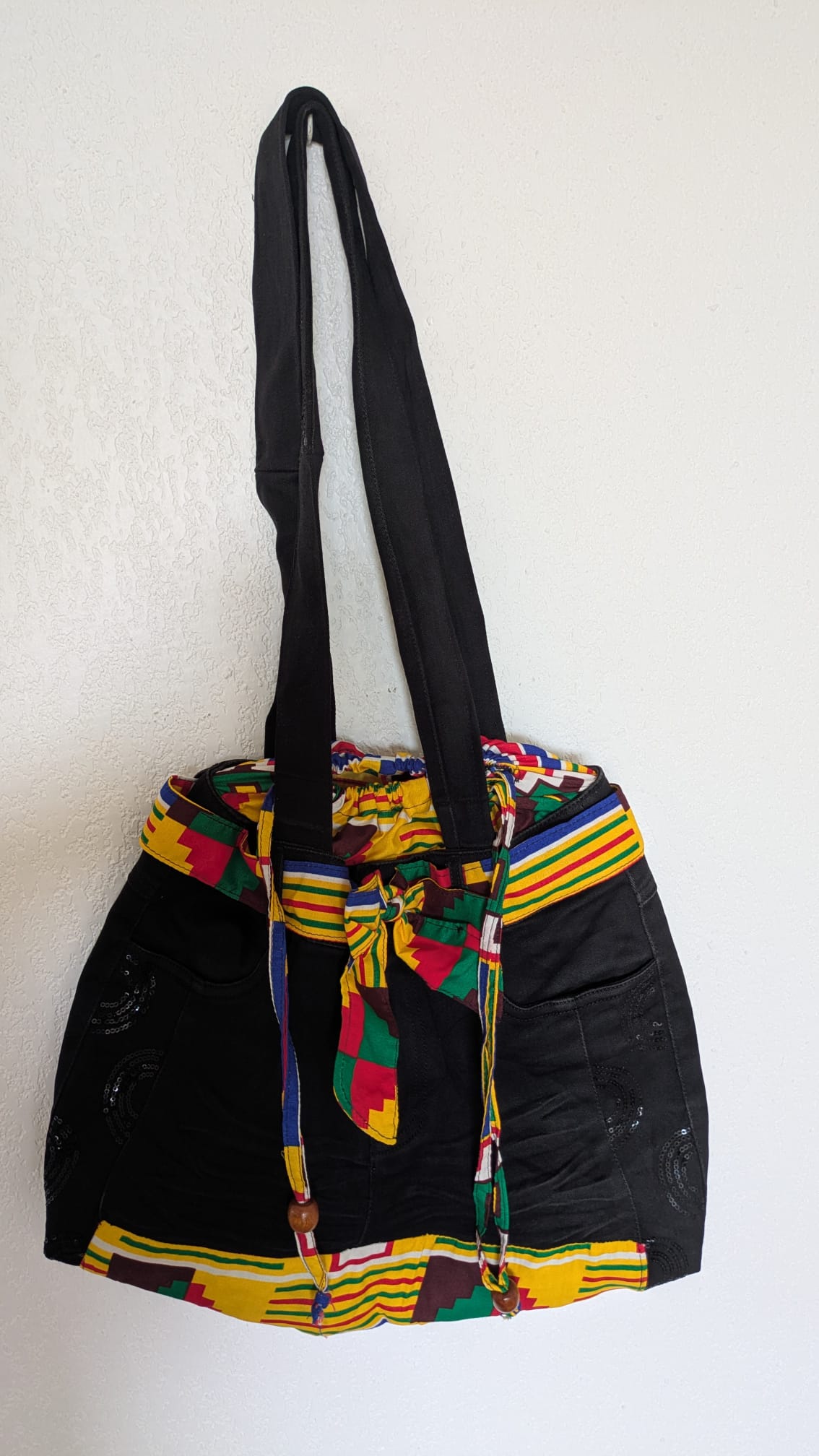 SAC À MAIN EN JEAN & TISSU WAX – Artisanat de Madagascar Pièce unique & éthique | Création faite main par Mme Yvonne | Style moderne & authentique